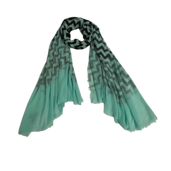 Steve Madden Women's OS Green Gray Geometric Wrap Around Beachwear Coverup Scarf - Picture 7 of 14